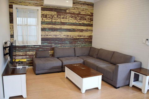 Rockleigh - Bring Your Own Linen. - Accommodation Directory 3