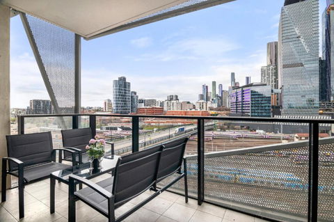 Rooftop Pool 2BR Apartment At Marvel Stadium With Free Parking - Accommodation Directory 2