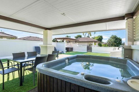 Rooftop Tranquility At Stunning Temple Resort - Accommodation Directory 0