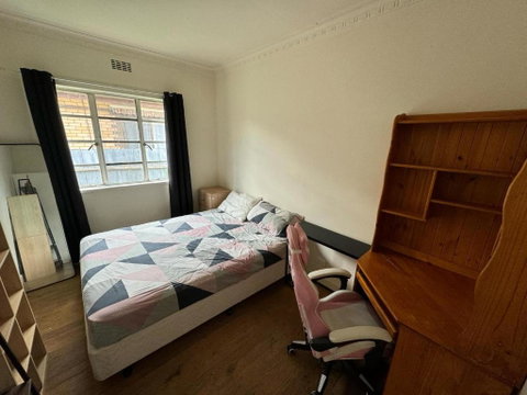 Room Near To Melbourne Airport & Train Station - Accommodation Directory 3