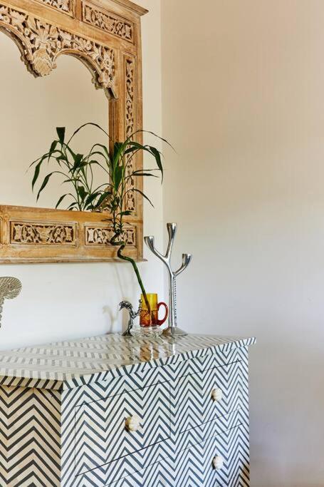 Rose Cottage - Right In Town - Accommodation Directory 2