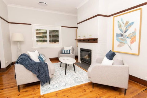 Rose Hill On Hamer, 1940s Charming Cottage Near Cook Park - Accommodation Directory 2
