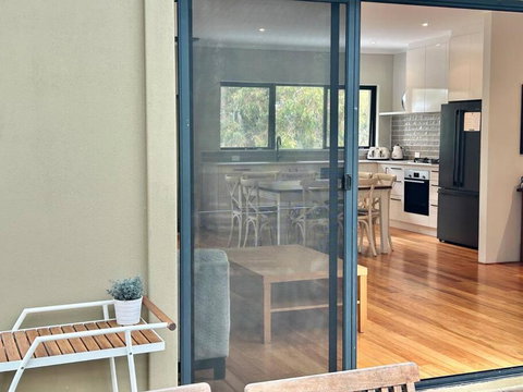 Rosella - Bushland Hideaway - Accommodation Directory 3