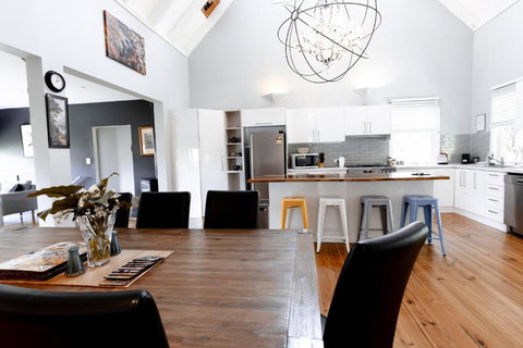 Rosella - Accommodation Directory 1