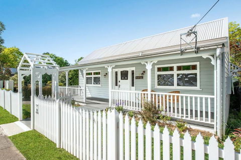 Rosemill Cottage - Mobility Friendly Accommodation Never Looked Better! - Accommodation Directory 0