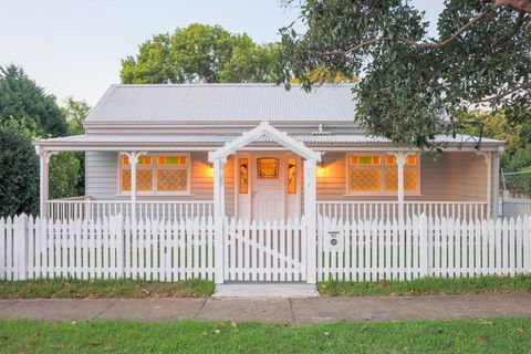 Rosemill Cottage - Mobility Friendly Accommodation Never Looked Better! - Accommodation Directory 3