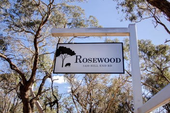 Rosewood Cottage with Accommodation Directory