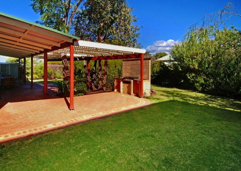 Rosewood Cottage - Accommodation Directory 3