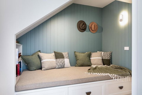 Rosewood Retreat New Luxury Home - Accommodation Directory 3