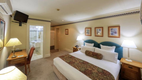 Royal Exchange Hotel - Accommodation Directory 2