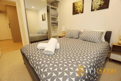 Ruby Red, 1Bd 1Bth Apt - Woden CBD - Accommodation Directory 1