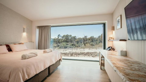 Rumi On Louth - Accommodation Directory 3