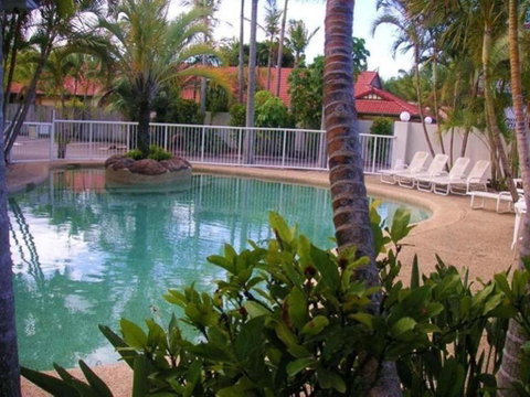 Runaway Bay Motor Inn - Accommodation Directory 1
