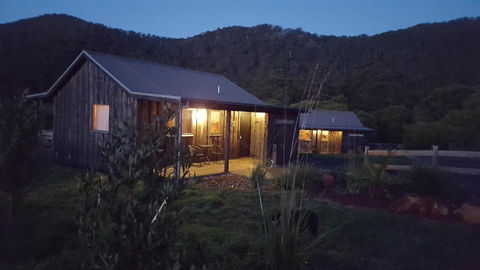Rustic Hut Bush Retreat - Accommodation Directory 1