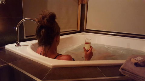 Rustic Hut Bush Retreat - Accommodation Directory 3