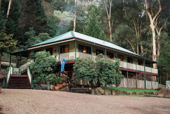 Rustic Refuge Guesthouse with Accommodation Directory