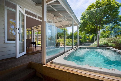 Sades - Accommodation Directory 1