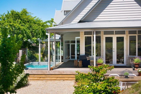 Sades - Accommodation Directory 0