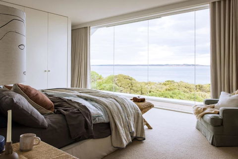 Sagres Queenscliff - Luxury House By The Beach - Accommodation Directory 0
