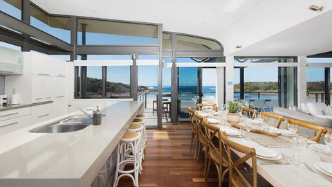 Sails On The Beachfront - Exclusive Seaside Home - Accommodation Directory 2