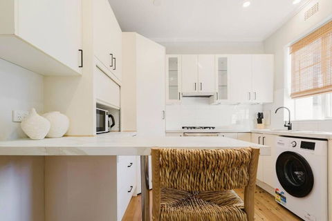 Salmon Calm - Trendy Velvet Allure By Albert Park - Accommodation Directory 1