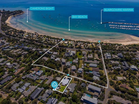 Salt Air Beach Retreat - 280m Walk To Foreshore, Check Out 5pm Sunday! - Accommodation Directory 1