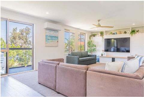 Salt & Sand Getaway - Accommodation Directory 2