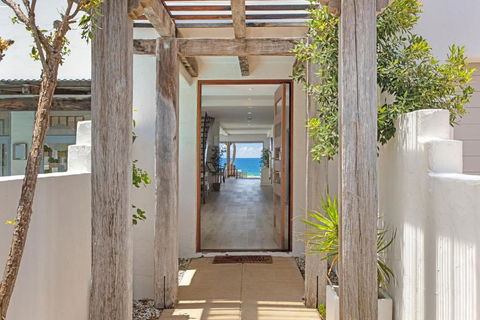 Saltwater Beach House - Accommodation Directory 3