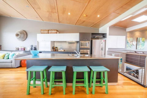 Saltwater 5 - Sleeps 8 - Close To Main Beach - Accommodation Directory 1