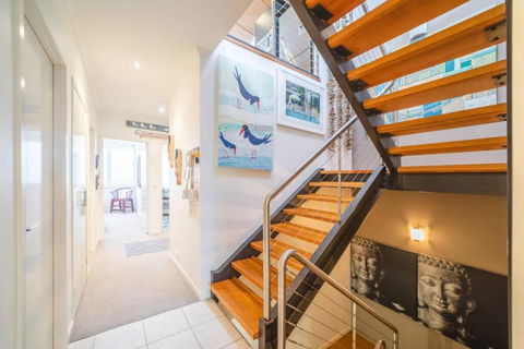 Saltwater 5 - Sleeps 8 - Close To Main Beach - Accommodation Directory 2