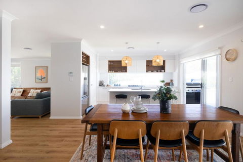Saltwood - Accommodation Directory 2