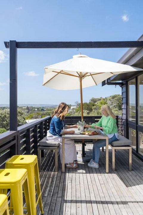 Salty Breeze - Accommodation Directory 1