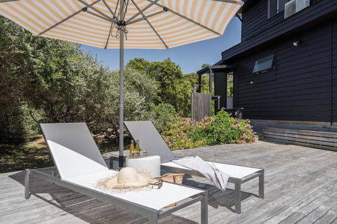 Salty Breeze - Accommodation Directory 3