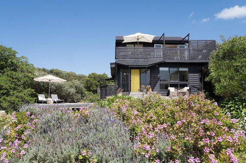 Salty Breeze - Accommodation Directory 0