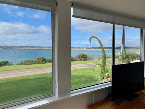 Salty Dog - Accommodation Directory 3