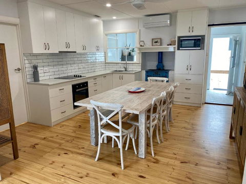 Salty Dog - Accommodation Directory 1