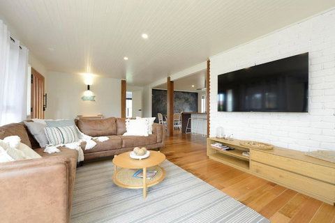 Salty Escape - Accommodation Directory 0