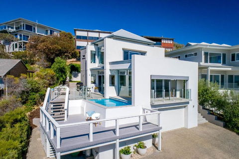 Salty Kiss I Private Properties - Accommodation Directory 1