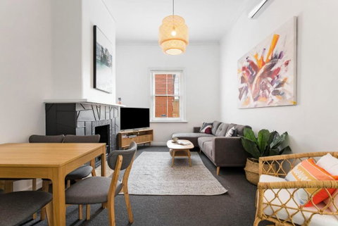 Salty Pines - 3BR House Glenelg South - Accommodation Directory 0