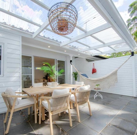 SALTY SNOOZE - Your Coastal Holiday House - Accommodation Directory 0