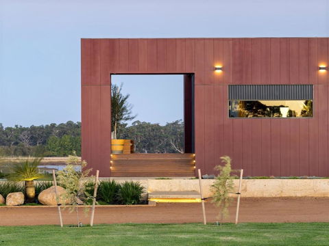 Samphire Chalet Tuart - Accommodation Directory 0