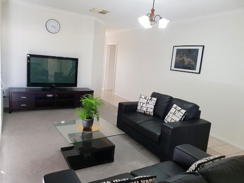 SAN Mateo - Accommodation Directory 1