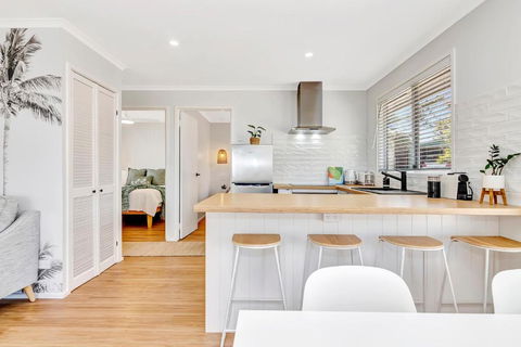 Sanbis Cabin - Hidden Boutique Retreat, Sea Views - Accommodation Directory 3