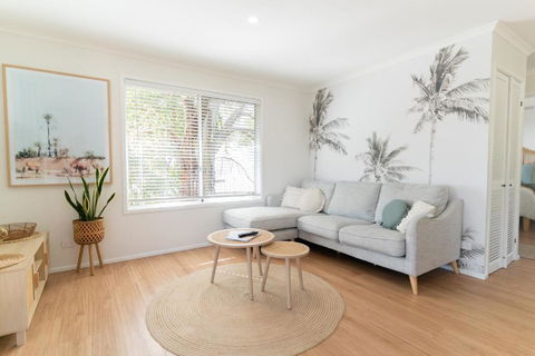 Sanbis Cabin - Hidden Boutique Retreat, Sea Views - Accommodation Directory 1