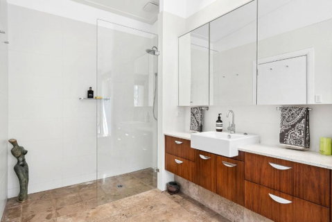 Sanctuarium - Accommodation Directory 3