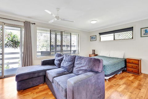 Sanctuary Lakes Fauna Retreat - Accommodation Directory 1