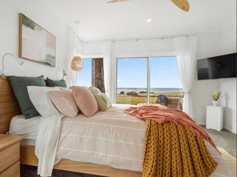 Sanctuary On Point - Accommodation Directory 1