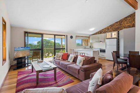 Sand Dunes - Accommodation Directory 2