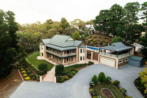 Sand Road Estate - Accommodation Directory 0