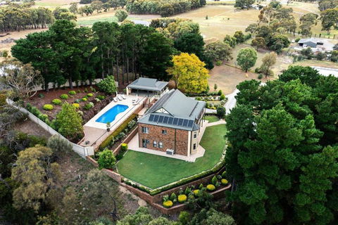 Sand Road Estate - Accommodation Directory 2